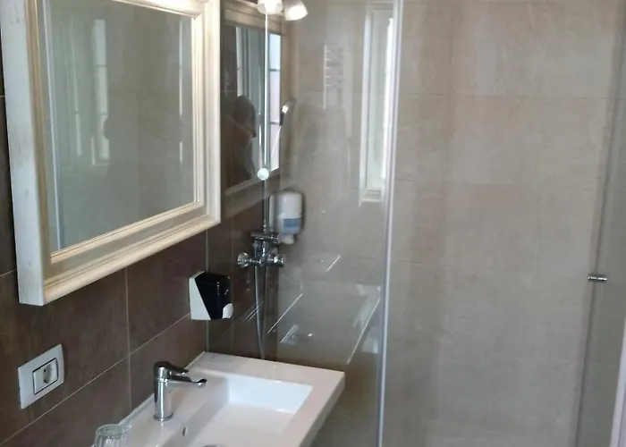 Bruselas 2* A Guarda